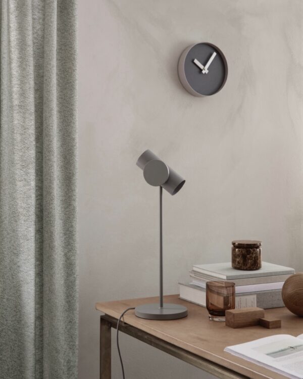 Embrace simplicity with the RIM wall clock. Featuring a chic, numberless face and a stylish Steel Grey hue, it’s the ideal piece for minimalist interiors.