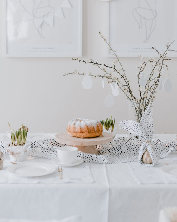 Linen | Table runner | Dots