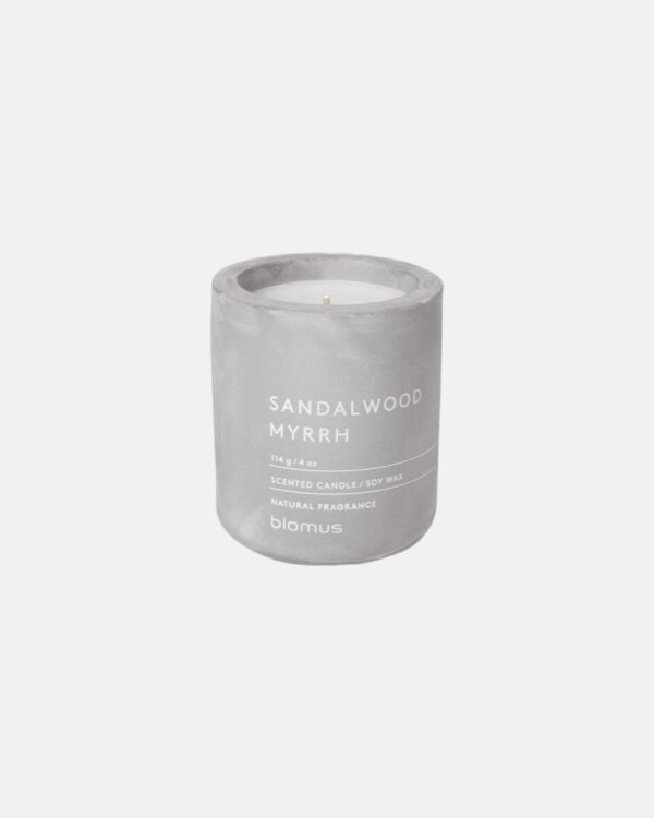 Transform your space into a serene retreat with the FRAGA candle. Its earthy Sandalwood Myrrh scent and modern design create the ultimate cozy vibe.