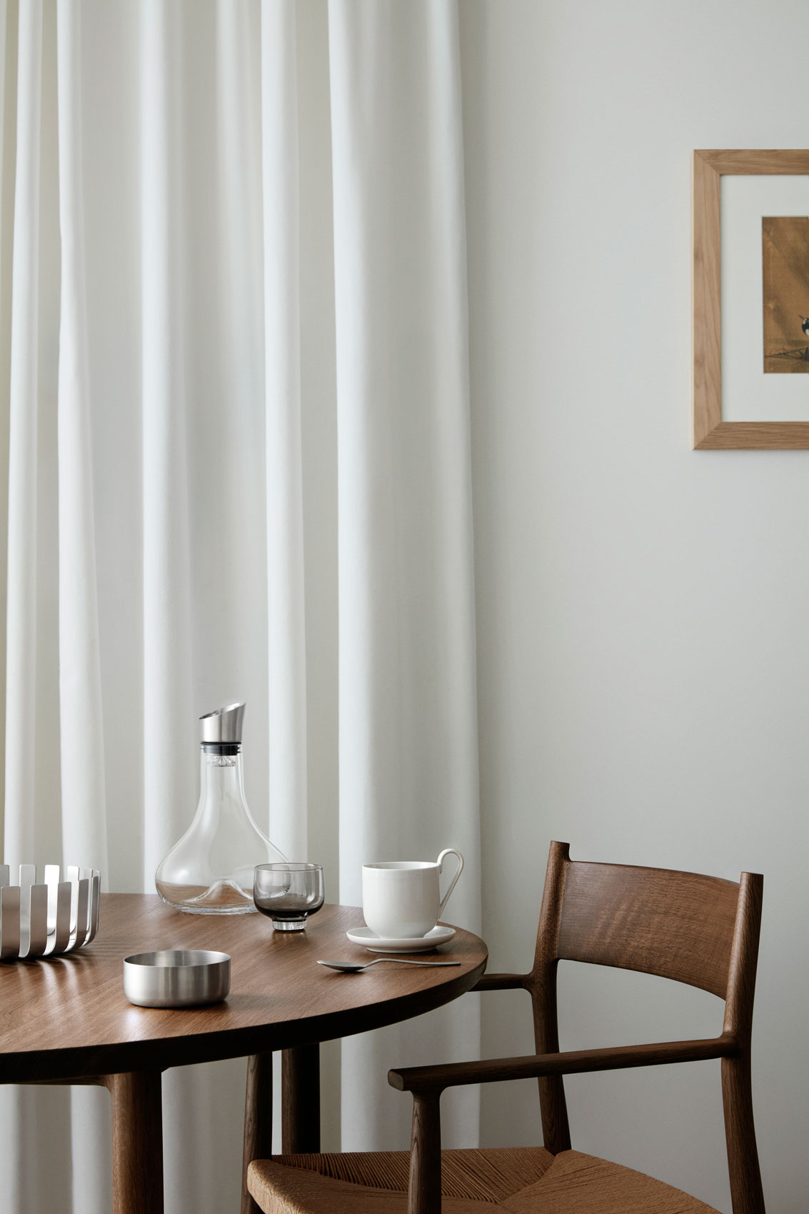 wood table setting