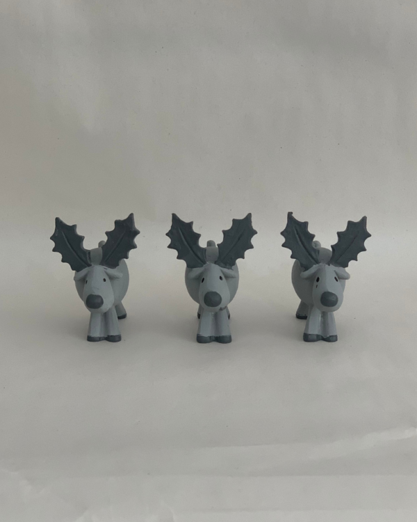 ceramic reindeer in grey colour
