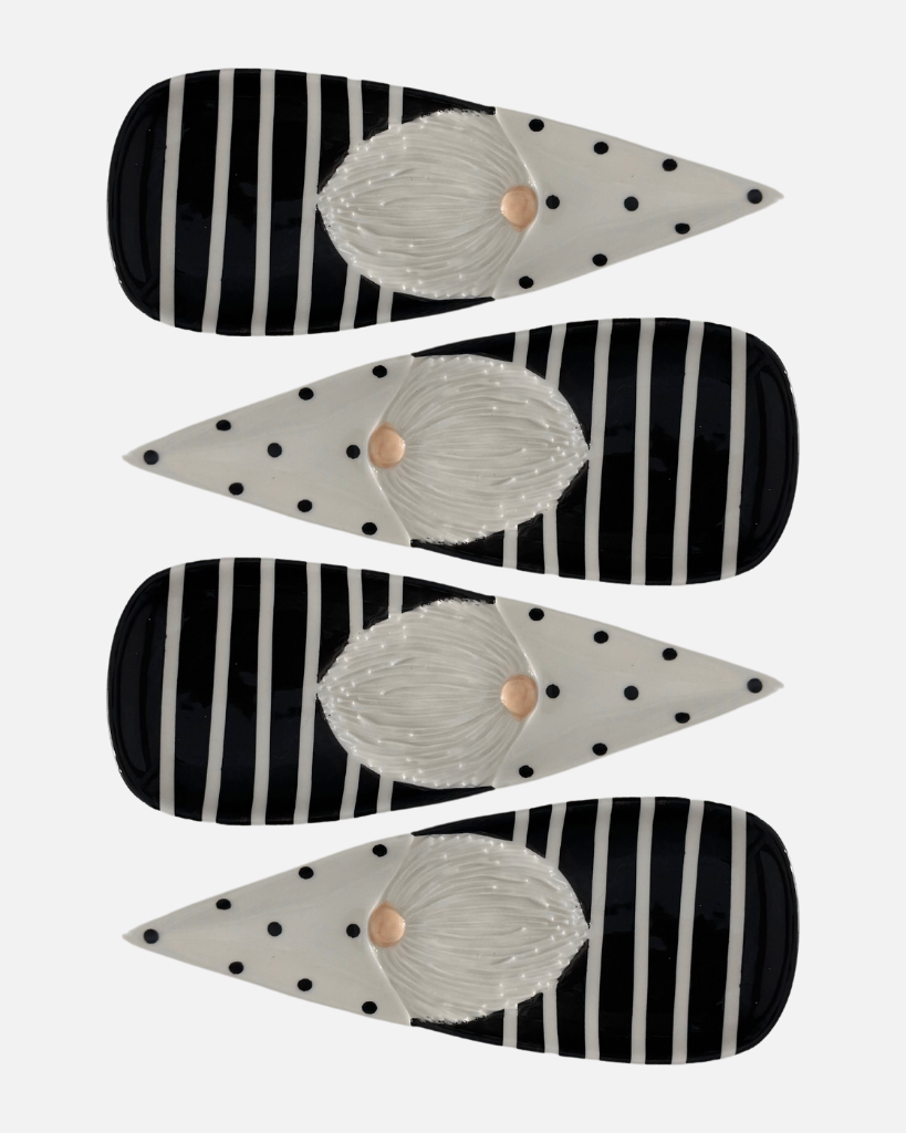 triangular santa tray / black and white