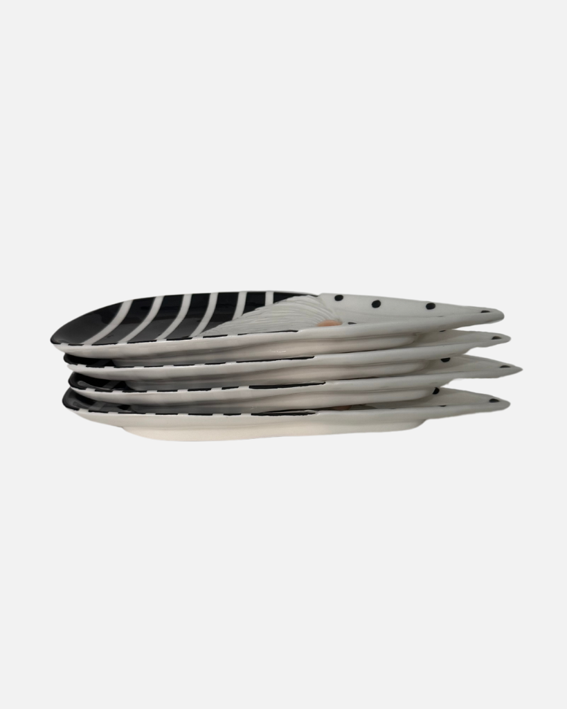 triangular santa tray / black and white