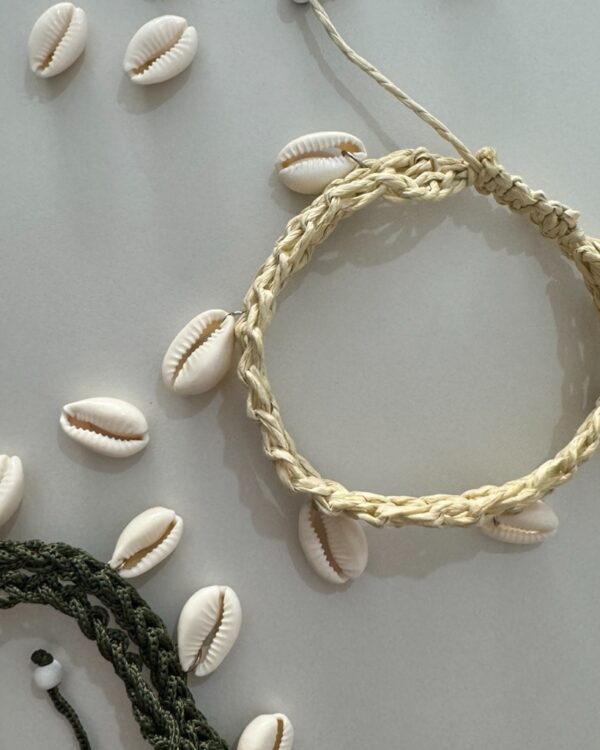 shell anklet - crochet