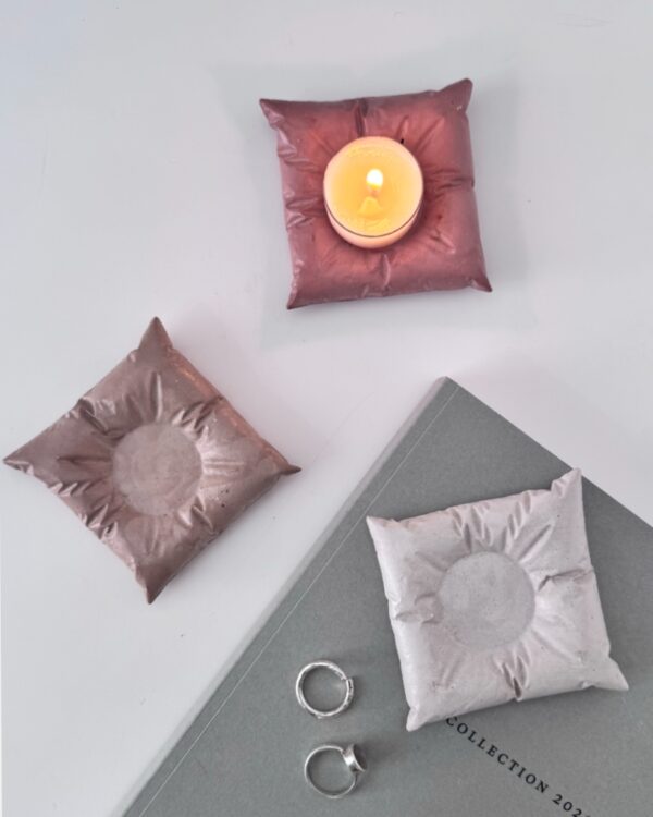 tea light pillow holder