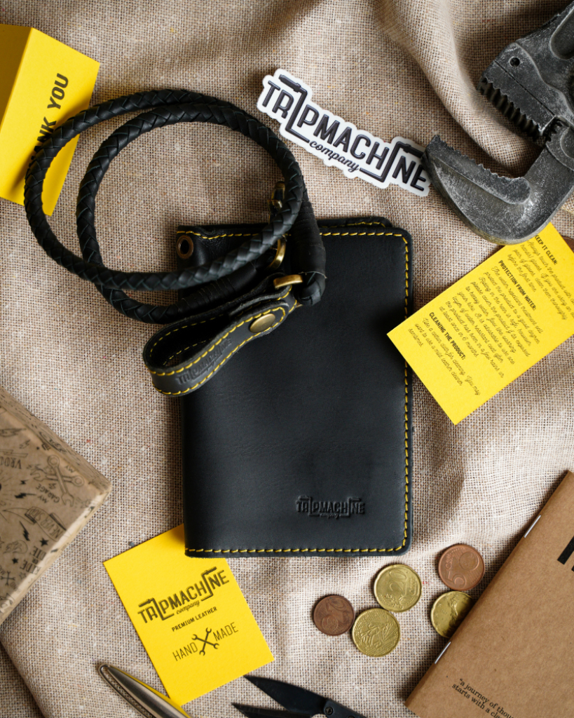 Explorer Wallet - Leather Travel Companion | Passport Fit | 2 Card Slots | Guitar Pick Pocket | Field Notes Included | Handmade | Slim Design 15x10cm | Adventure-Ready | Removable Leather Braid | Premium Leather | Perfect for Travelers