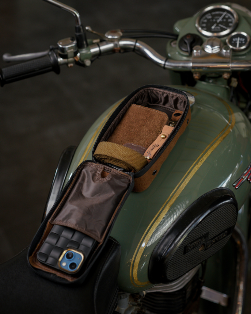 Navigator Phone Pouch | Premium Leather & Canvas | 6 Strong Magnets | Clear Touch Screen | Waterproof YKK Zipper | Multi-Wear Design | Fits iPhone 15 Pro Max | Perfect EDC Companion | Adventure-Ready | 22x12.5x7.5cm