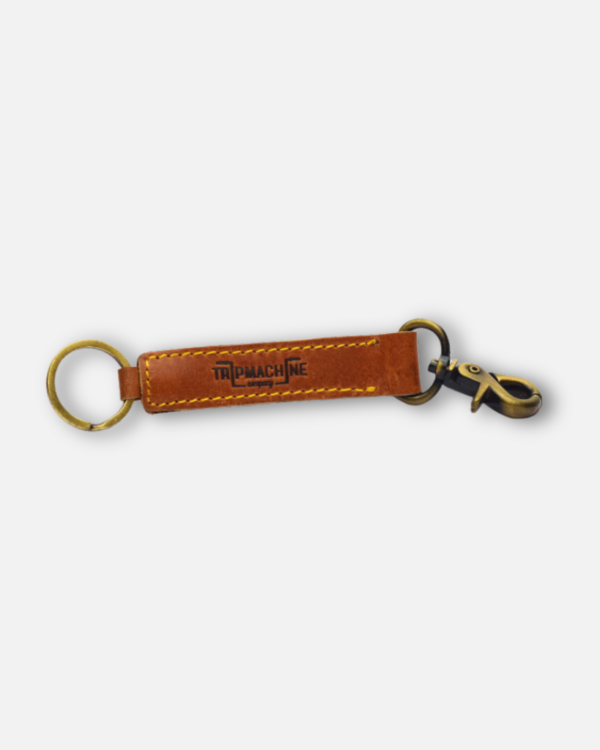 Transform your everyday carry with our handmade Classic keychain, where simplicity meets sophistication. Each piece tells a story of craftsmanship, carefully shaped and finished by skilled artisans who understand that true luxury lies in the details.