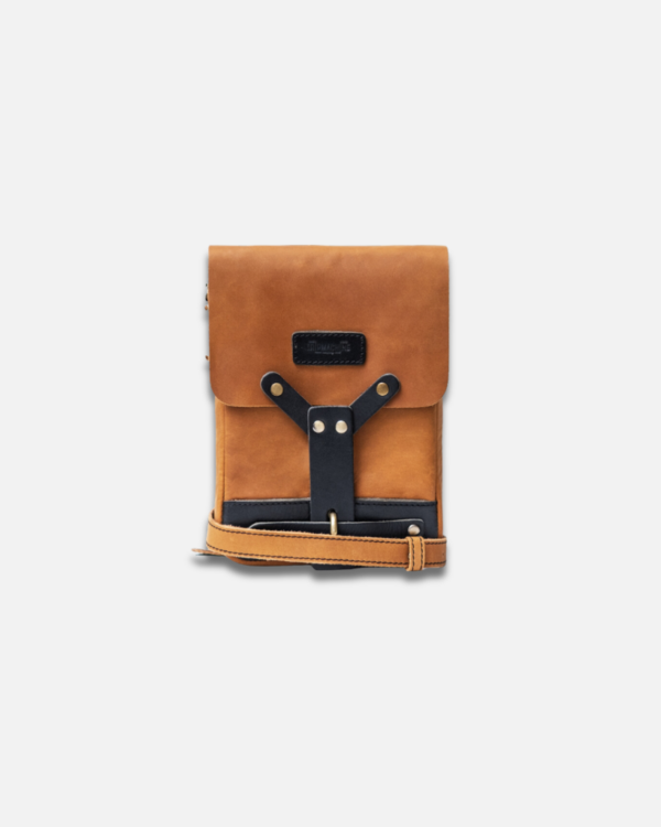 Premium Leather Thigh Bag | Adjustable Fit | Phone Pocket | Multiple Storage | Handcrafted Quality | 24x19x9cm | Perfect EDC | Adventure-Ready | Classic Design | Ages Beautifully