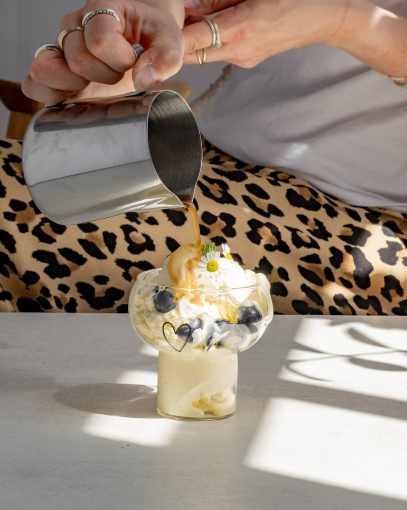 Make every drink special with the trendy Bubble Glass Heart. This unique glass features a playful spherical shape and charming heart detail, perfect for cocktails, iced coffee, or any beverage. Stylish, functional, and dishwasher safe.