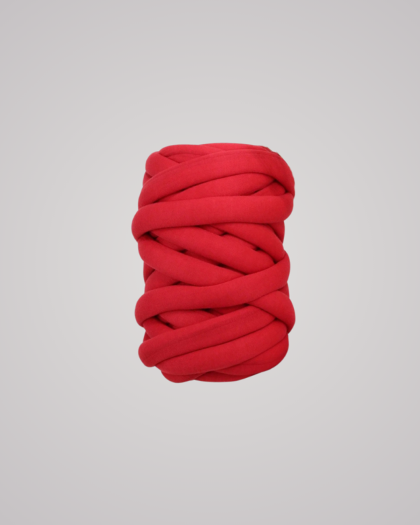 Create cozy blankets, rugs, pillows, and stylish bags with our Super Chunky Yarn! This thick, bulky yarn is easy to work with and knits up quickly. 1 Perfect for DIY projects. 500g, 80% Polyester/20% Cotton. Learn to make bags in our workshops!