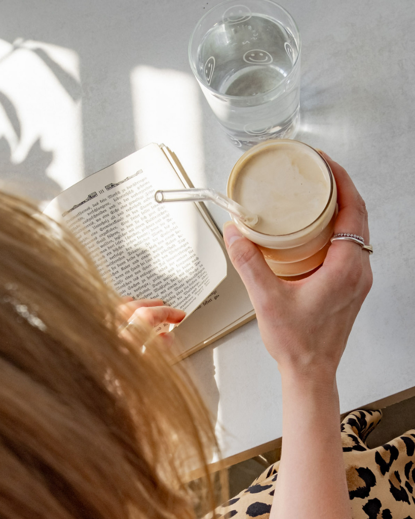 Modern Bubble Glass with unique 4-ring shape. 300ml capacity, dishwasher safe. Perfect for water, juice & entertaining. Comfortable ergonomic design.