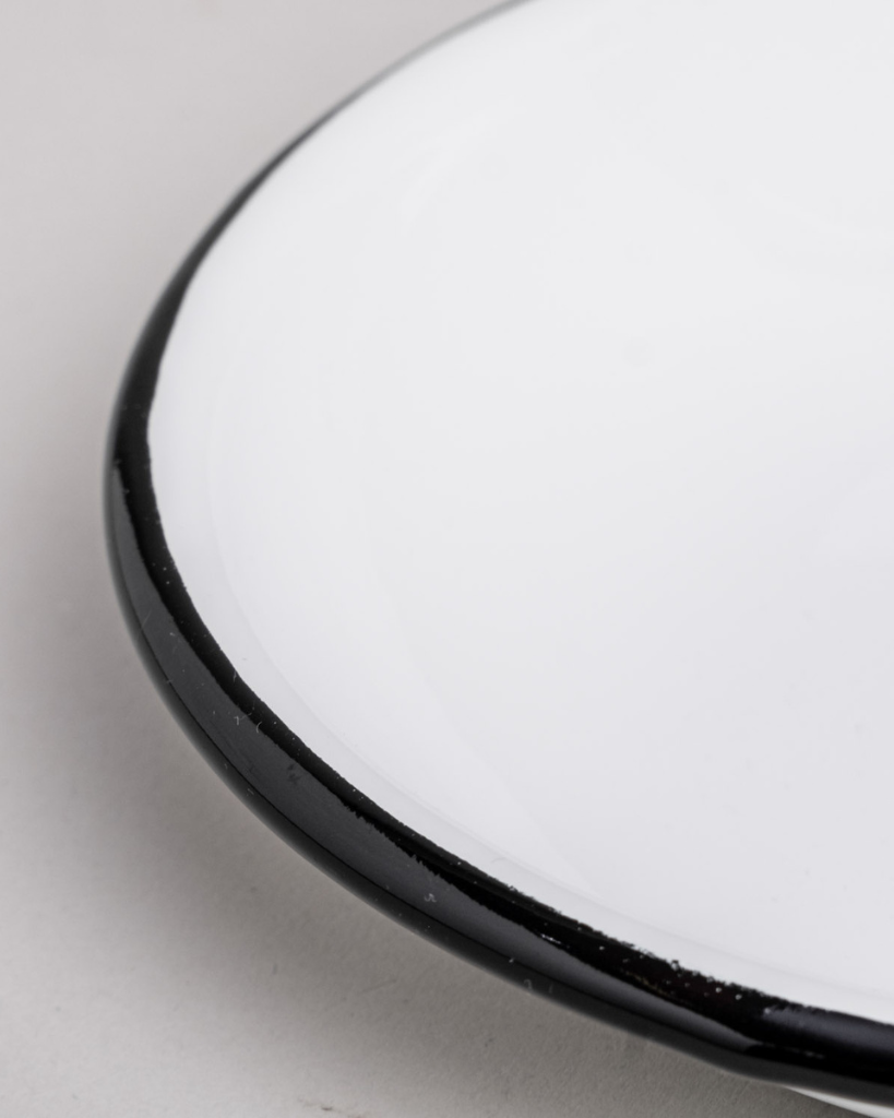 Elevate your outdoor dining with our heart-pattern enamel plate. At 18.7cm, this durable plate features a classic black heart design, perfect for camping, picnics, and outdoor entertaining. Dishwasher safe and built to last.