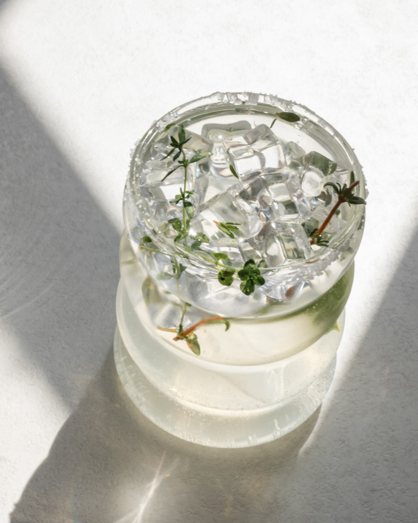 Modern Bubble Glass with unique 4-ring shape. 300ml capacity, dishwasher safe. Perfect for water, juice & entertaining. Comfortable ergonomic design.