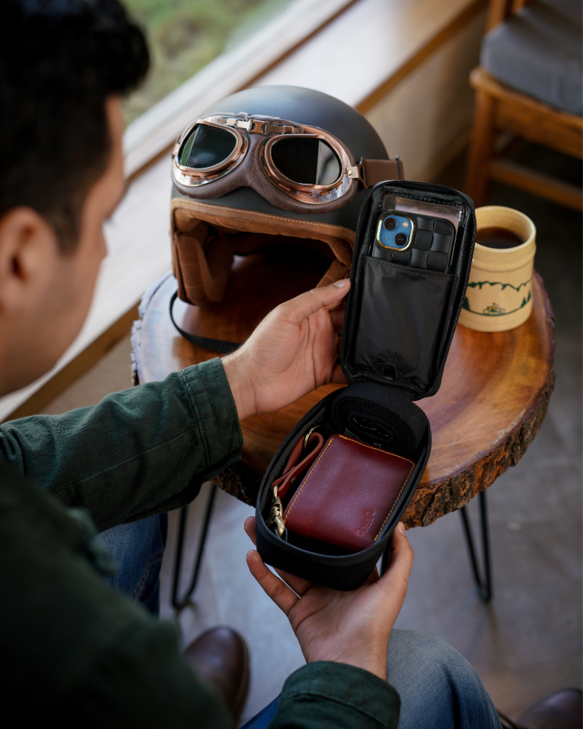 Navigator Phone Pouch | Premium Leather & Canvas | 6 Strong Magnets | Clear Touch Screen | Waterproof YKK Zipper | Multi-Wear Design | Fits iPhone 15 Pro Max | Perfect EDC Companion | Adventure-Ready | 22x12.5x7.5cm
