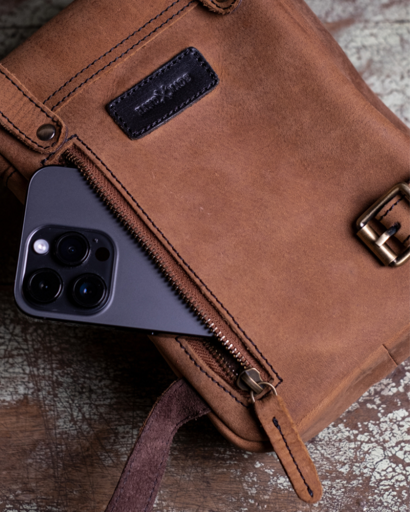Premium Leather Thigh Bag | Adjustable Fit | Phone Pocket | Multiple Storage | Handcrafted Quality | 24x19x9cm | Perfect EDC | Adventure-Ready | Classic Design | Ages Beautifully