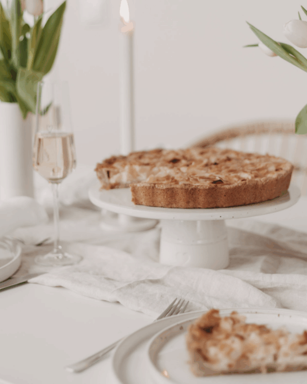 Showcase your cakes beautifully with our handmade Calma stoneware cake stand, now in 7cm and 10cm heights. Featuring a 28cm diameter, unique glaze, and easy-to-clean surface, it's perfect for celebrations and stylish decoration. Use both sizes together for a tiered display!