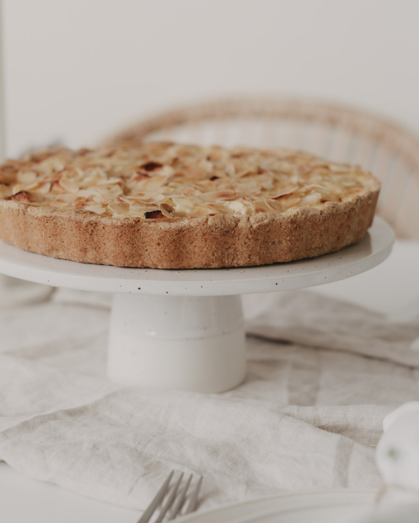 Showcase your cakes beautifully with our handmade Calma stoneware cake stand, now in 7cm and 10cm heights. Featuring a 28cm diameter, unique glaze, and easy-to-clean surface, it's perfect for celebrations and stylish decoration. Use both sizes together for a tiered display!