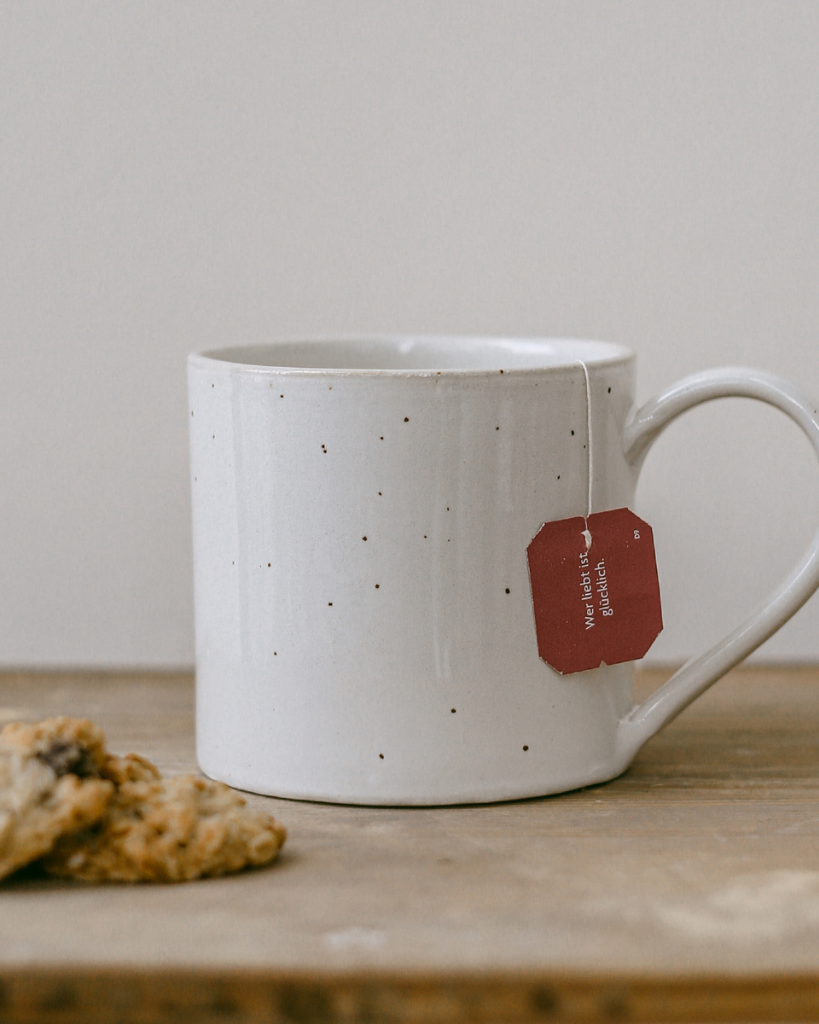 Meet our new large Calma mug! Enjoy more of your favorite drinks with this beautiful, handmade stoneware mug featuring a generous 450ml capacity. Dishwasher safe. Dimensions: 14 x 9.5 x 9 cm.