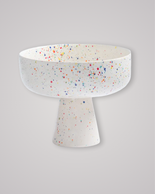 White stoneware fruit bowl with glossy reactive glaze. Handmade in Portugal, food safe, dishwasher and microwave safe. Diameter 23 cm.